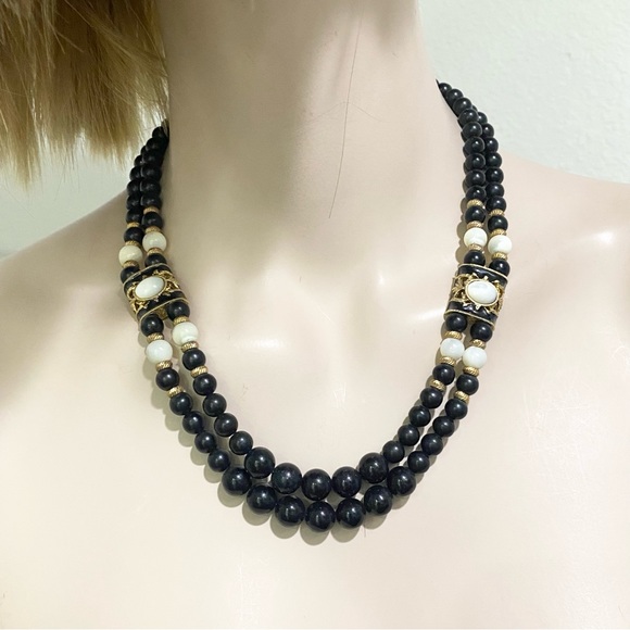 Vintage Signed 1928 2-Strands Black Beads & Cat’s Eye Necklace - Picture 2 of 15